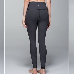 Lululemon Wunder Under Full length pants, Size 8